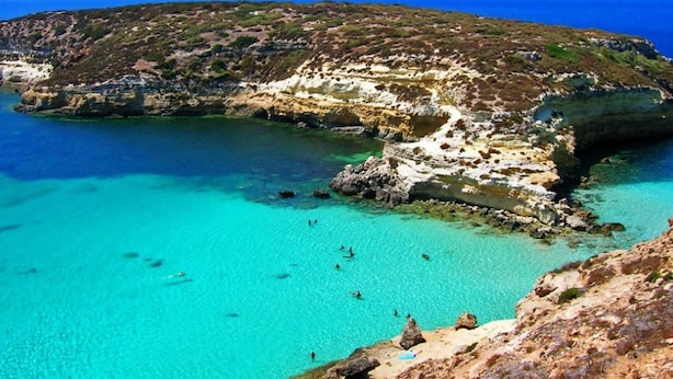 Unclassified image, 1 of 41, button - Blue Home - Deluxe Flat (Lampedusa)