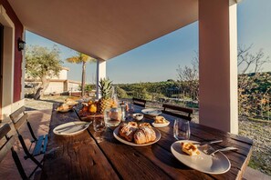Outdoor dining - Villa Clara – Country Retreat (Siracusa)