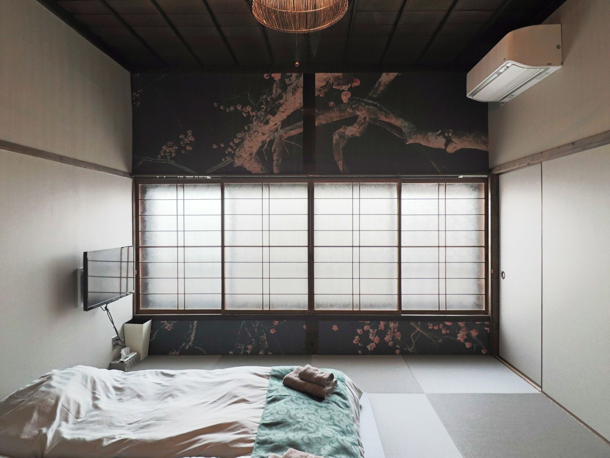 3 bedrooms, desk, free WiFi, bed sheets