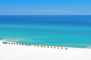 On the beach - Beachfront Balcony ~ Golf Cart ~ Pool (Miramar Beach)