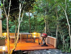 Outdoor dining - Ya Kowakiya a freeflowing hot spring villa / Ashigarashimo-gun Kanagawa (Ashigarashimo-gun)