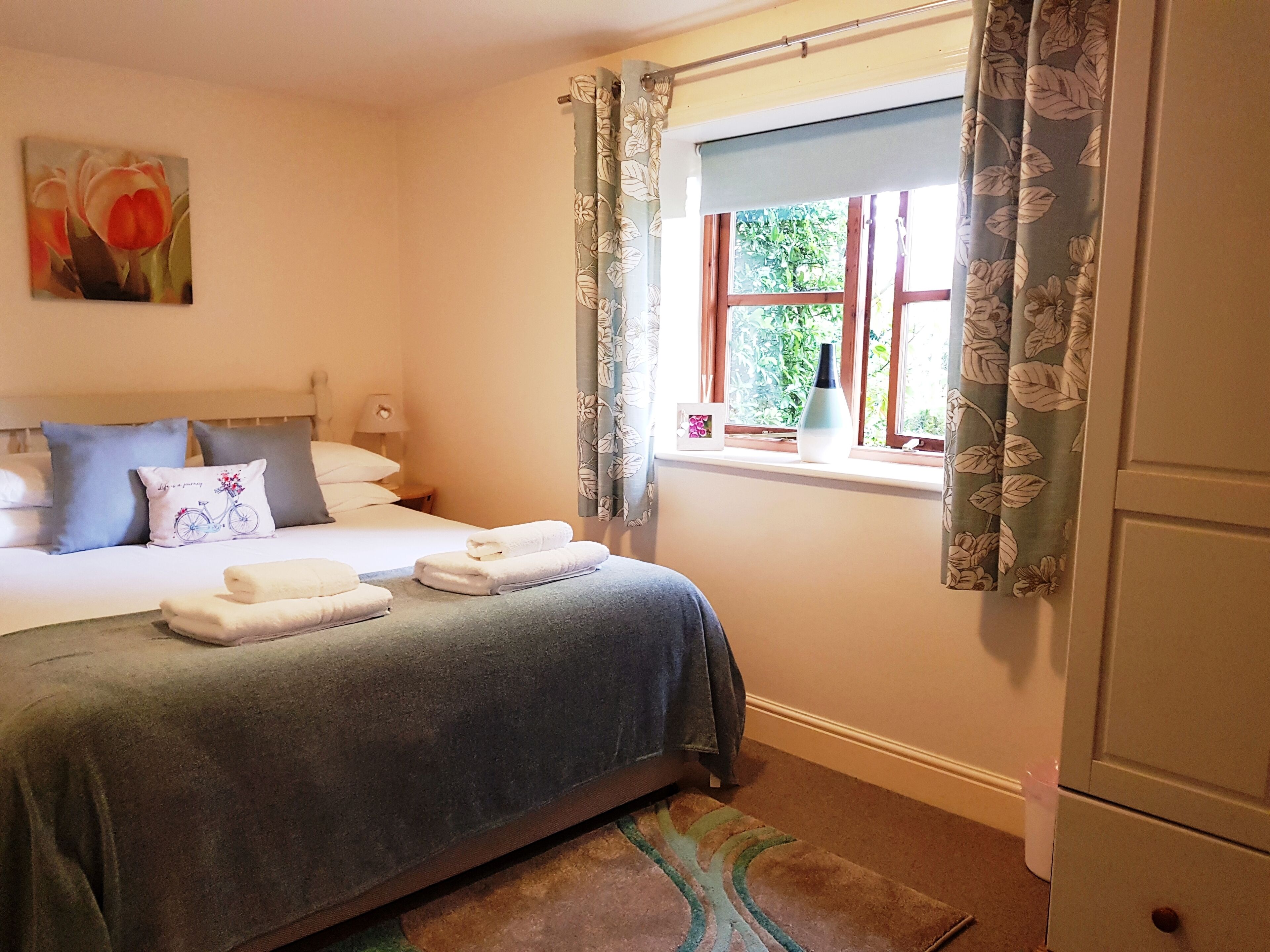 2 bedrooms, iron/ironing board, travel cot, free WiFi