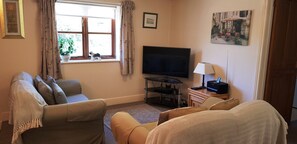Smart TV, DVD player, table football, ping pong