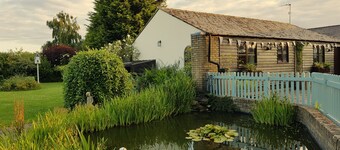 Perfect 2 bedroom pet-friendly family holiday home at Hawthorn Farm, Kent