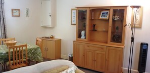 Interior - Perfect 2 bedroom pet-friendly family holiday home at Hawthorn Farm, Kent (Ware)