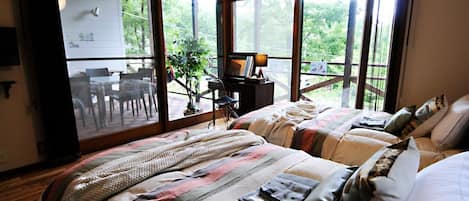 2 bedrooms, desk, iron/ironing board, free WiFi