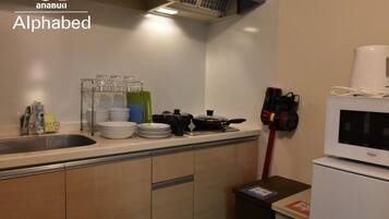 Fridge, microwave, stovetop, electric kettle