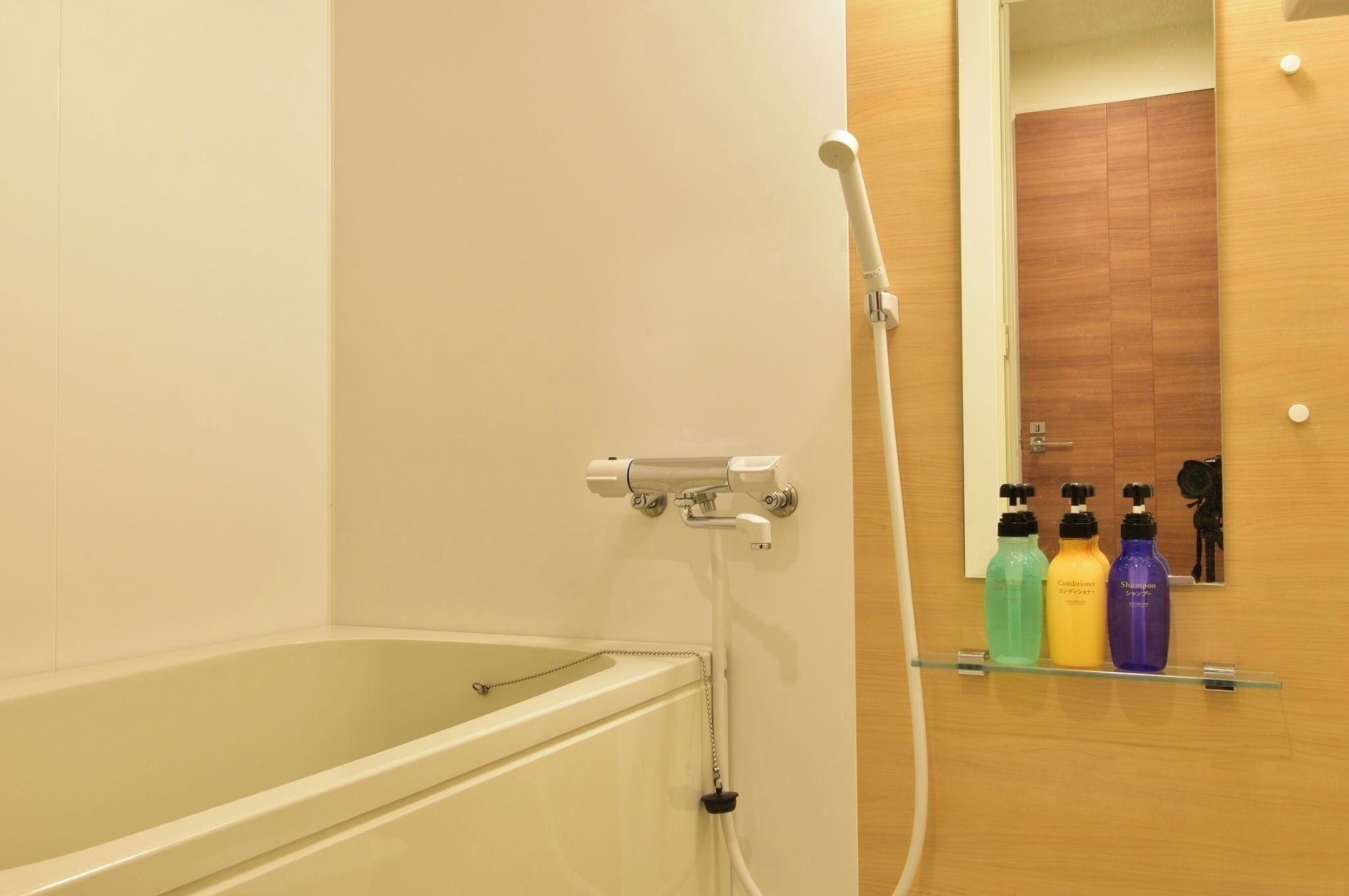 Sèche-cheveux, serviettes fournies