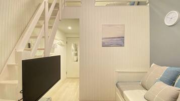 TV, Netflix, streaming services