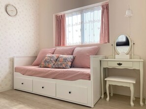 1 bedroom, desk, iron/ironing board, free WiFi