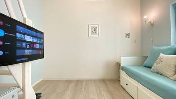 1 bedroom, desk, iron/ironing board, free WiFi