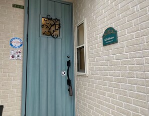 Exterior detail - Up to 6 people in 2 rooms Newly built Westernst / Osaka Ōsaka (Osaka)