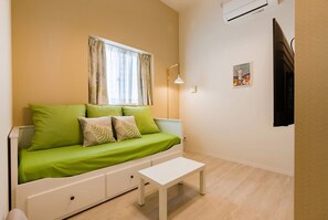 Interior - 2F Floor charter up to 11 people Newly built We / Osaka Ōsaka (Osaka)