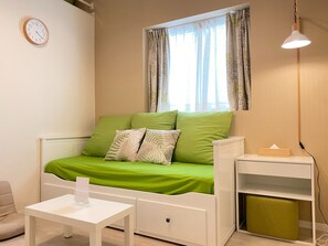 3 bedrooms, desk, iron/ironing board, free WiFi - 2F Floor charter up to 11 people Newly built We / Osaka Ōsaka (Osaka)