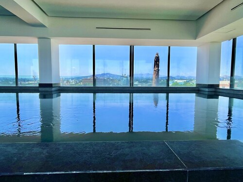 Americana Luxury Condo 2bedr 2 Bathroom