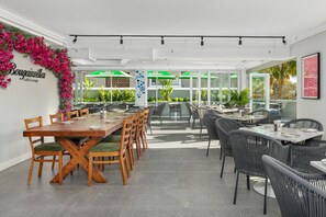 Dining - Point Break | Serviced Studio | Mountain Views (Cape Town)