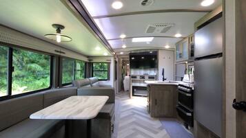 Fridge, microwave, stovetop