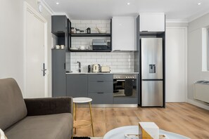 Interior - Point Break | Walk to VandA | Pool (Cape Town)