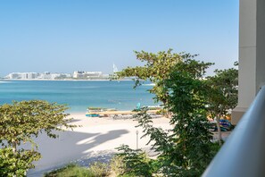 Luxury Apartment | Balcony view - 1 Bedroom Palm Jumeira with Sea View (Dubai)