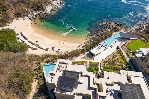 On the beach - Ocean View Penthouse with Rooftop Terrace (Huatulco)