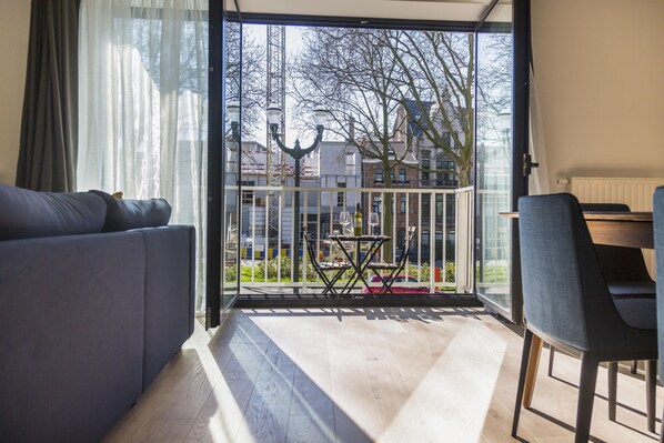 City Apartment | Balcony - Brussels Cosy Voltaire Residence (Brussels)