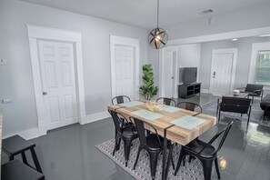 Casa (3 Bedrooms) | Restauración