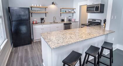 Wonderful 3 BR 2 BA Near Downtown