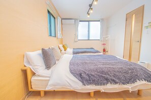 2 Schlafzimmer, Schreibtisch, Bügeleisen/Bügelbrett, kostenloses WLAN