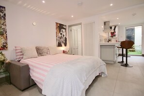 Desk, iron/ironing board, free WiFi, bed sheets