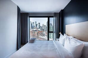 Individually decorated, individually furnished, blackout drapes - WERFY Luxury Apart-Hotel (Montreal)