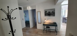 3 bedrooms, desk, iron/ironing board, free WiFi