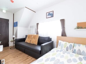 2 bedrooms, desk, iron/ironing board, free WiFi - New Share cycle available Peace Inn Skytree Tok / Sumida-ku Tokyo (Sumida-ku)