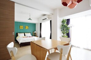 2 室のベッドルーム、デスク、アイロン / アイロン台、WiFi (無料)