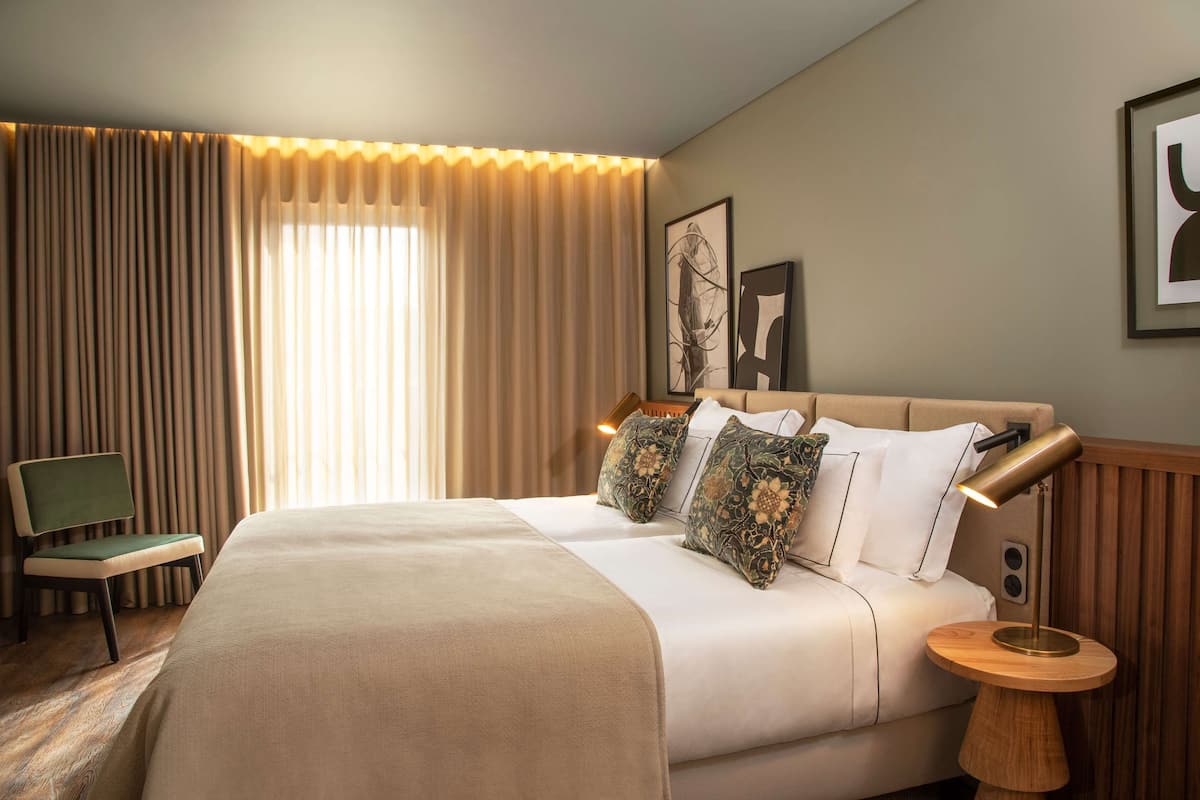 Phòng, 2 giường đơn, phù hợp cho người khuyết tật, không hút thuốc | Minibar, két bảo mật tại phòng, khu vực làm việc phù hợp cho laptop 