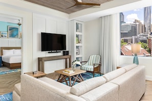 Suíte luxo, 1 quarto, para não fumantes, cozinha | Área de estar | TV LCD 55 polegadas com canais digitais, TV, filmes pagos
