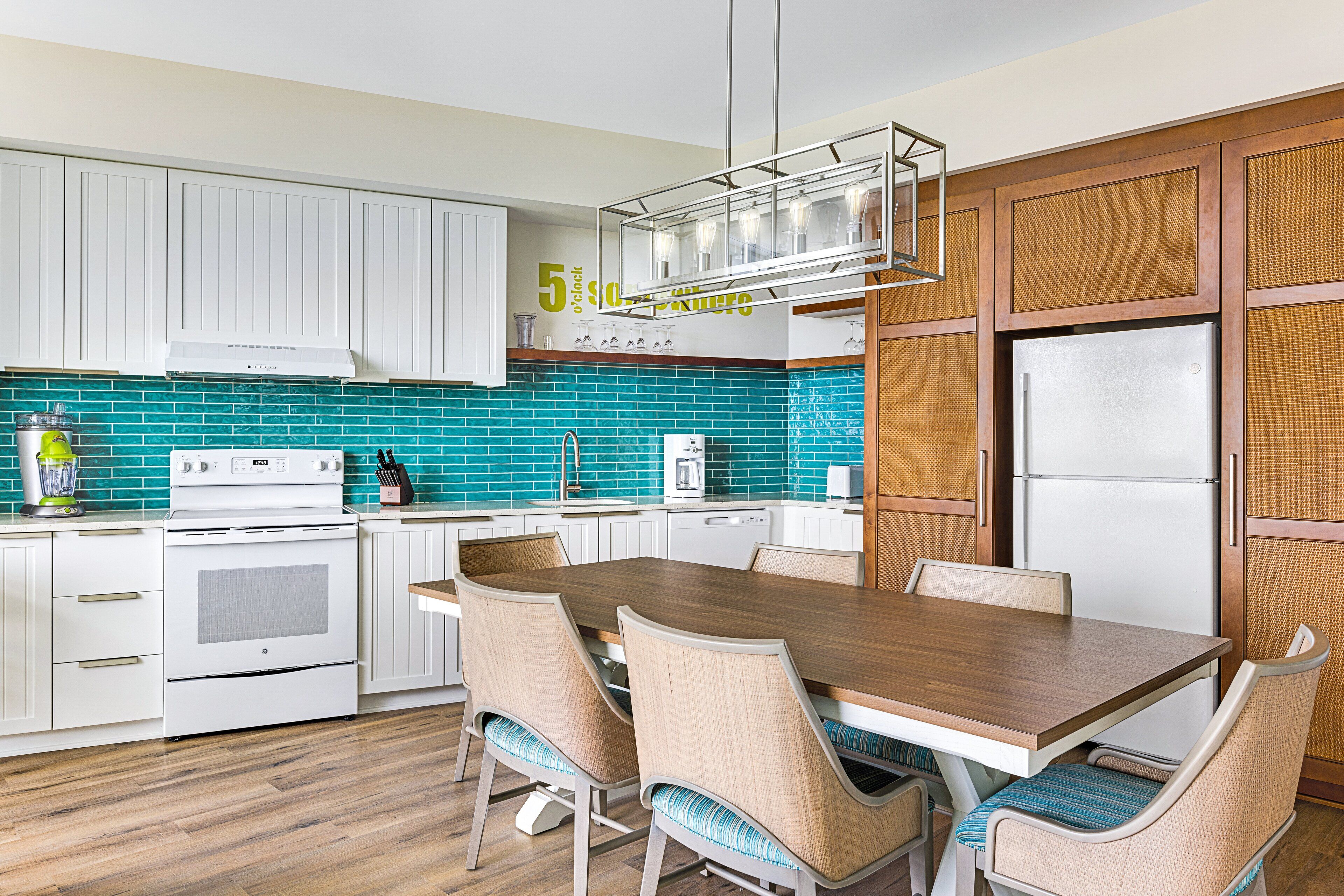 deluxe suite, 2 bedrooms, non smoking, kitchen | private kitchen | fridge, microwave, stovetop, dishwasher