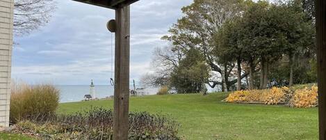 المنطقة المحيطة بالمنشأة