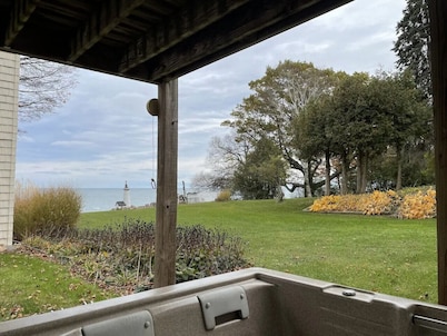 Two bedroom and hot tub with lake views!