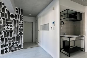 2 室のベッドルーム、デスク、WiFi (無料)、ベッドシーツ