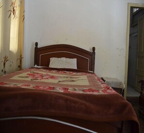 Iron/ironing board, free WiFi