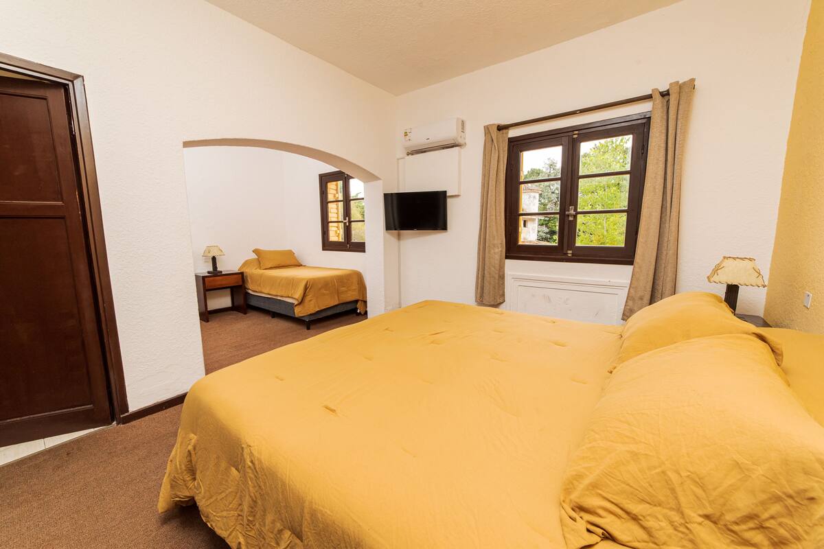 In-room safe, free WiFi, bed sheets