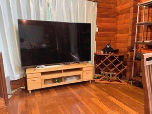 Interior - A lodge with a fireplace nestled in the forest of Aso accommodates up to 9 people / Aso Kumamoto (Aso)