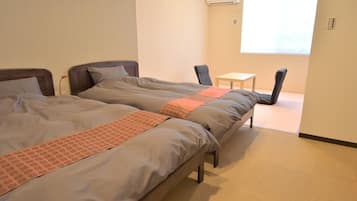 1 bedroom, desk, WiFi (free), bed sheets