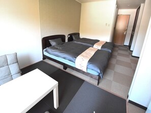 1 多间卧室、办公桌、免费 WiFi、床单