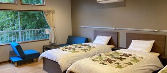 2F Westernstyle room 1 Small staircase ant room / Minamitsuru-gun Yamanashi