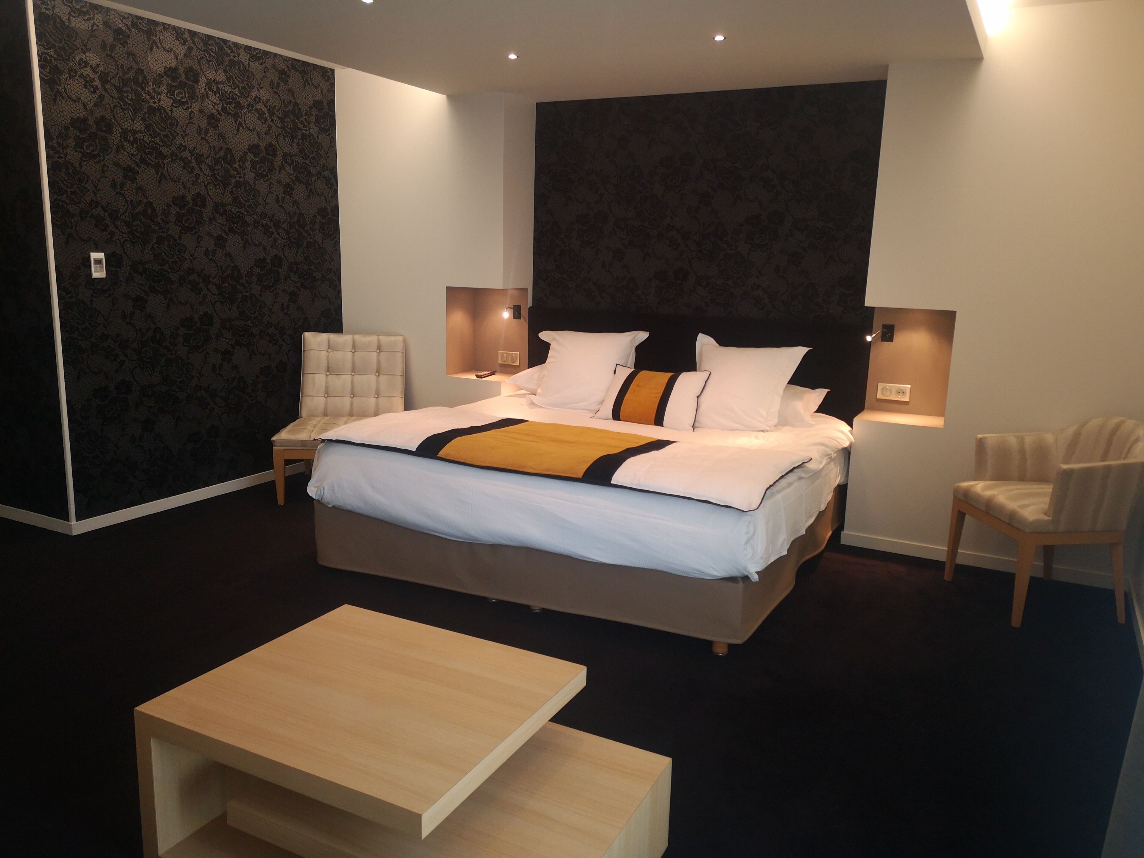 1 bedroom, premium bedding, minibar, in-room safe