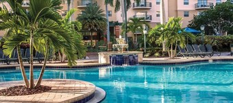 Resort Managed 2 BR -Sleeps 8 at Wyndham Palm Aire - Pools, Free Beach Shuttle!