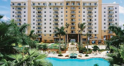 Resort Managed 2 BR -Sleeps 8 at Wyndham Palm Aire - Pools, Free Beach Shuttle!