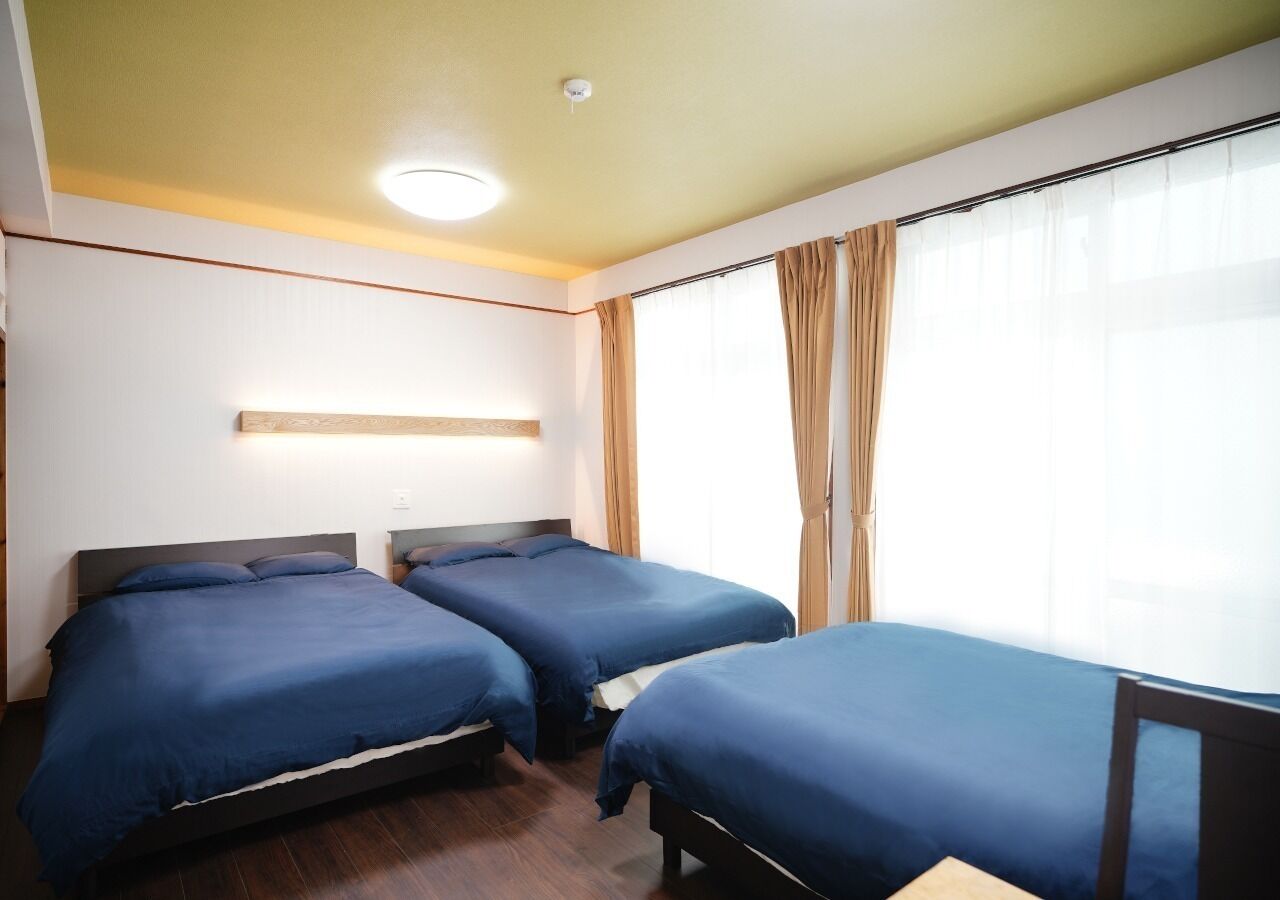 3 chambres, bureau, Wi-Fi gratuit, draps fournis
