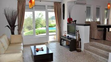 Villa | Living area